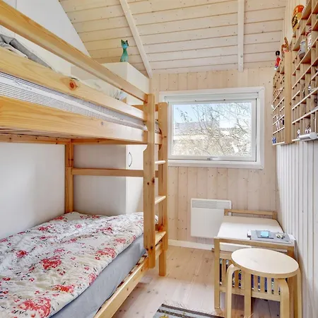 Bosilka - 75m From The Sea By Interhome